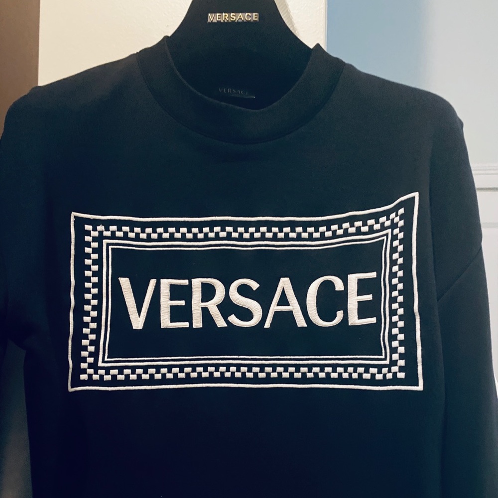 Woman’s Versace vintage logo sweatshirt